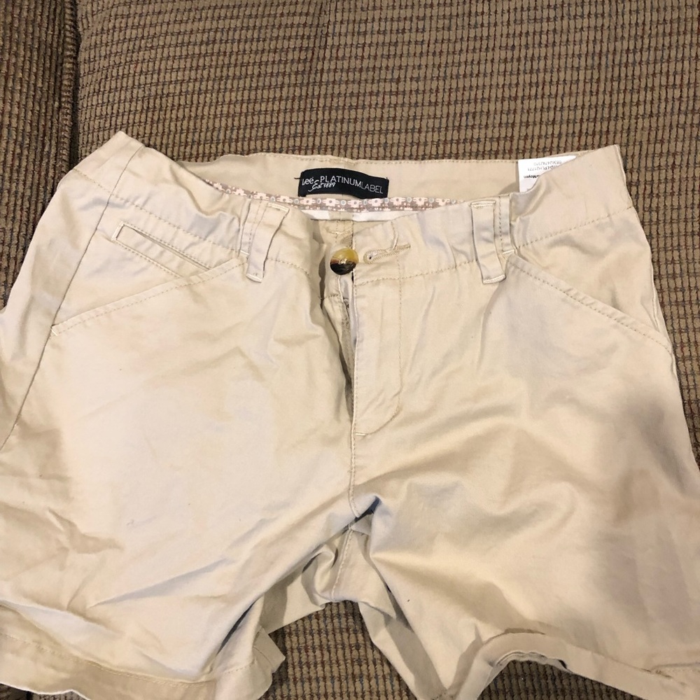 Women’s Lee Platinum khaki shorts size 6m